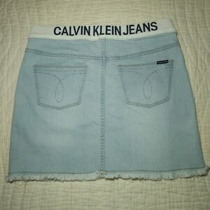 Calvin Klein Jeans Womens Sz L Mini Skirt Light Wash Raw Hem Mid Rise Boy